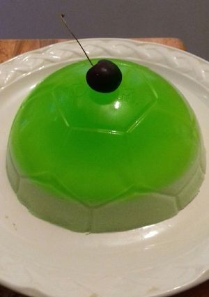 Una foto de Gelatina 3 ingredientes (forma de balón)