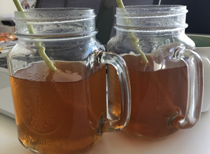 Foto resep Teh sereh madu dengan jeruk nipis untuk cuaca hujan