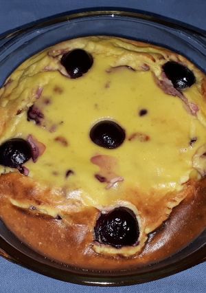 O poză a rețetei Cheesecake rapid cu fructe roșii.
