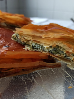 Una foto de Spanakopita. Pastel griego de espinacas