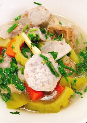 Hình của món Canh củ quả hầm xương ống heo.