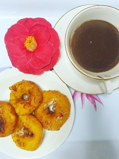 Una foto de Buñuelos de calabaza y chocolate 🎆🎃🍫