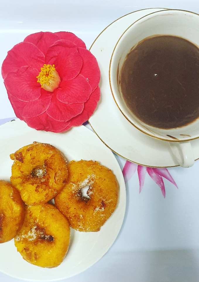 Una foto de Buñuelos de calabaza y chocolate 🎆🎃🍫