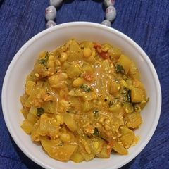 A picture of Louki gravy.