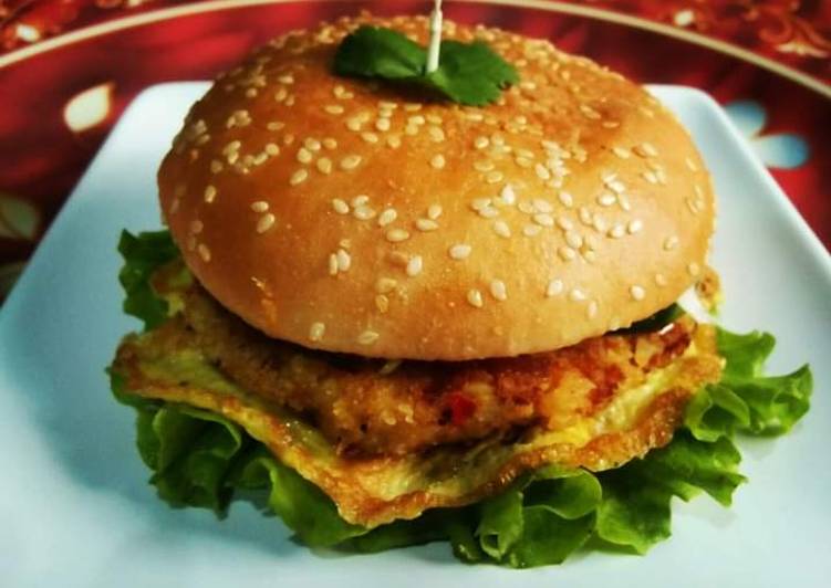 Simple Way to Prepare Super Quick Homemade Crispy Aloo Tikki Burger 🍔😋