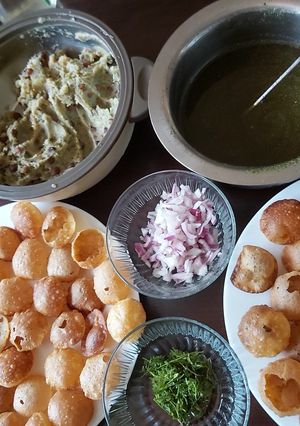 A picture of Panipuri ni puri.