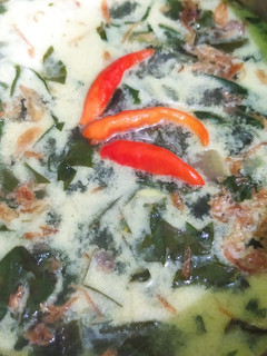 Foto resep Sayur Daun Singkong Kuah Santan Kuning