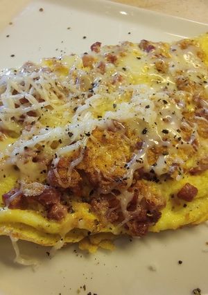 Baconos-sajtos omlett recept fotója