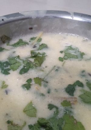 સરગવાની કઢી (Saragva Kadhi Recipe In Gujarati) રેસીપી મુખ્ય ફોટો