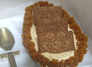 Una foto de Huevos de Pascuas rellenos con chocotorta