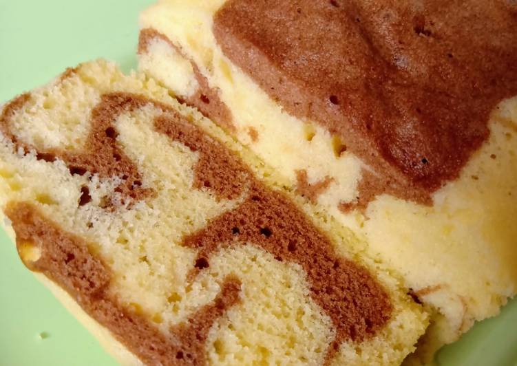 Bagaimana Menyiapkan Marble Cake Kukus No Mixer ala anak kost yang nikmat