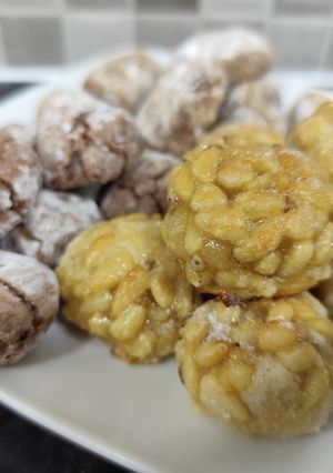 Foto principal de Panellets de piñones, de cacao y de canela