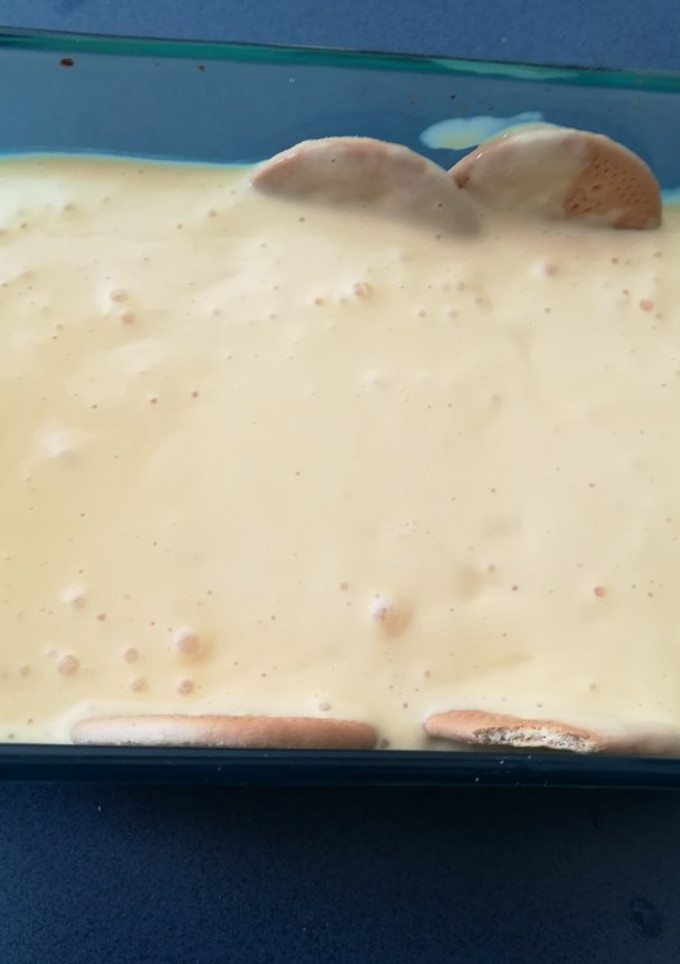 Una foto de Postre de helado de vainilla con mango