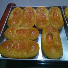 A picture of Roti gandum sosis lembut.