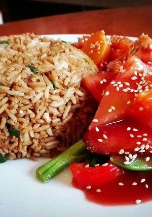 Una foto de Pollo Tipakay & Arroz Chaufa de Pollo 🍍🥢