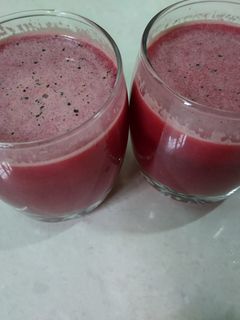 દાડમ અને બીટ નું જયૂસ (Pomegranate Beetroot Juice Recipe In Gujarati) રેસીપી મુખ્ય ફોટો
