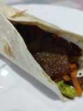 Fajitas de kebab con salsa de yogurt picante