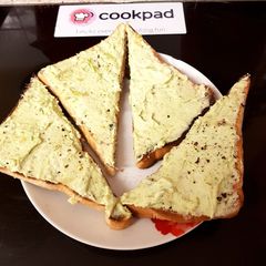 My Avocado soft cheese & Herbs on Toast. 😘 A picture of My Avocado soft cheese & Herbs on Toast. 😘.