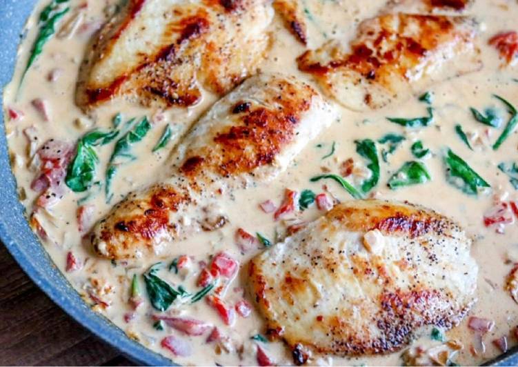 One-Pan Creamy Red Pepper Chicken