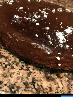 صورة لوصفة كيكة الشوكولاته بصوص رائعة