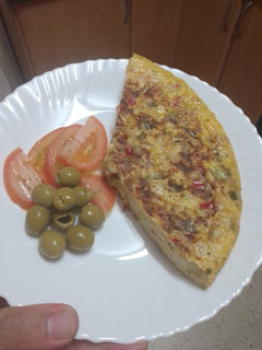 Una foto de Tortilla de papas y pisto