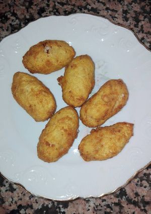 Una foto de Croquetas caseras de pollo y jamón