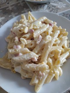 Una foto de Macarrones a la carbonara sin cebolla