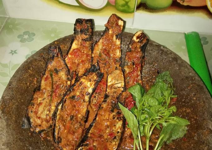 Standar Resep  bikin Terong ungu bakar sambel kacang Sinti yang gurih