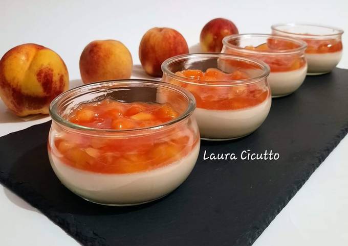 Ricetta Panna cotta alle pesche di Laura Cicutto - Cookpad