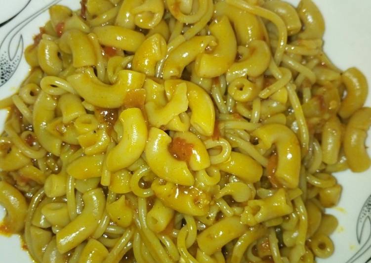 Jollof spaghetti and macroni