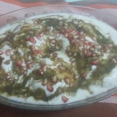 A picture of Moong dal dhokla chat.