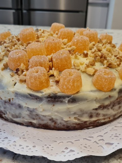 Foto principal de Carrot cake con frosting de queso y chocolate blanco