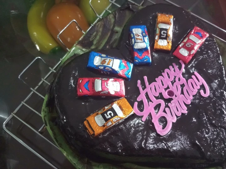 Cara Sederhana Menyiapkan Resep  Birthday Cake Simple with Ganache Chocolate yang Enak Banget, Enak