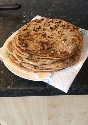 A picture of Gobi Paratha.