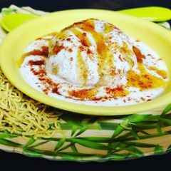 A picture of Dahi Vada/ Dahi Bhalla.