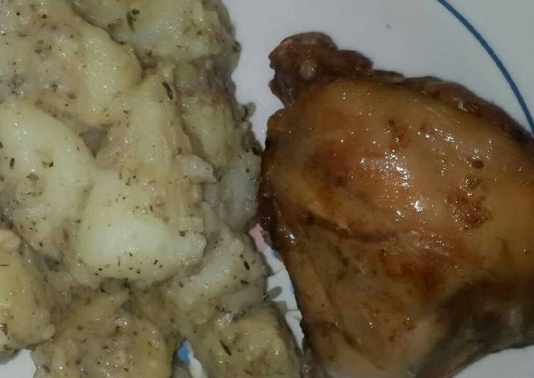 Steps to Prepare Favorite Garlic potatoes and grilled chicken