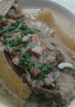Una foto de Pescado bocachico frito y guisado con coco