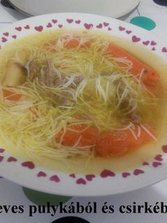 Húsleves pulykából és csirkéből 🍲🥣 recept fotója