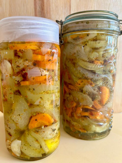 Una foto de Escabeche de verduras (berenjena, zanahoria y cebolla)