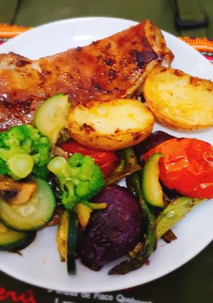 Una foto de Costilla de cordero con verduras al horno