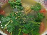 Canh đầu cá diêu hồng nấu ngót