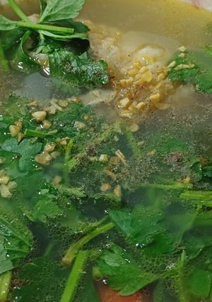 Hình của món Canh đầu cá diêu hồng nấu ngót.
