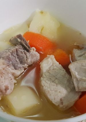 馬鈴薯紅蘿蔔排骨湯 的食譜成品照片