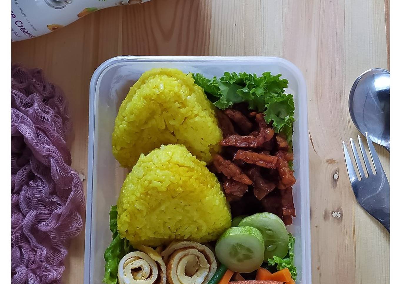 Menu Bekal Nasi Kuning