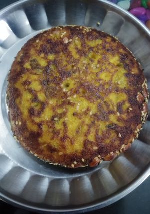 મિની હાંડવો (Mini Handvo Recipe In Gujarati) રેસીપી મુખ્ય ફોટો