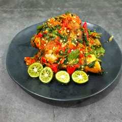 A picture of Ayam penyet sambal kemangi ala warung pecel.