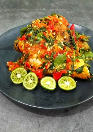 Foto resep Ayam penyet sambal kemangi ala warung pecel