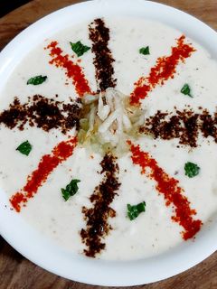 खीरा रायता (kheera raita recipe in hindi) रेसिपी मुख्य फोटो