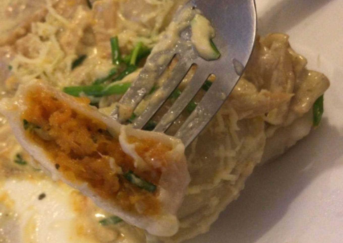 Sorrentinos de calabaza, cebolla y ciboulette