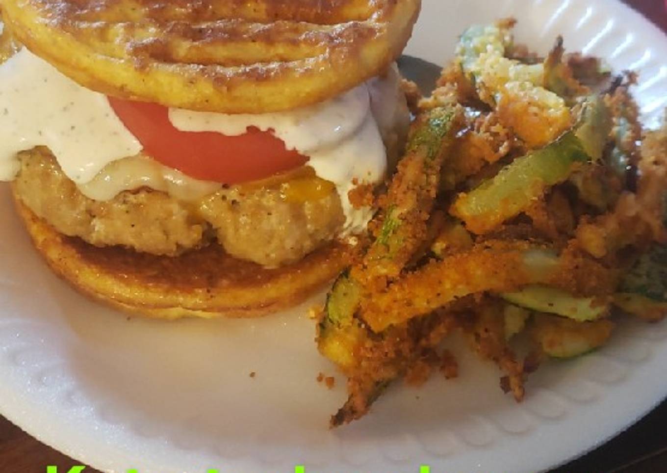Keto turkey burger with fried zucchini
